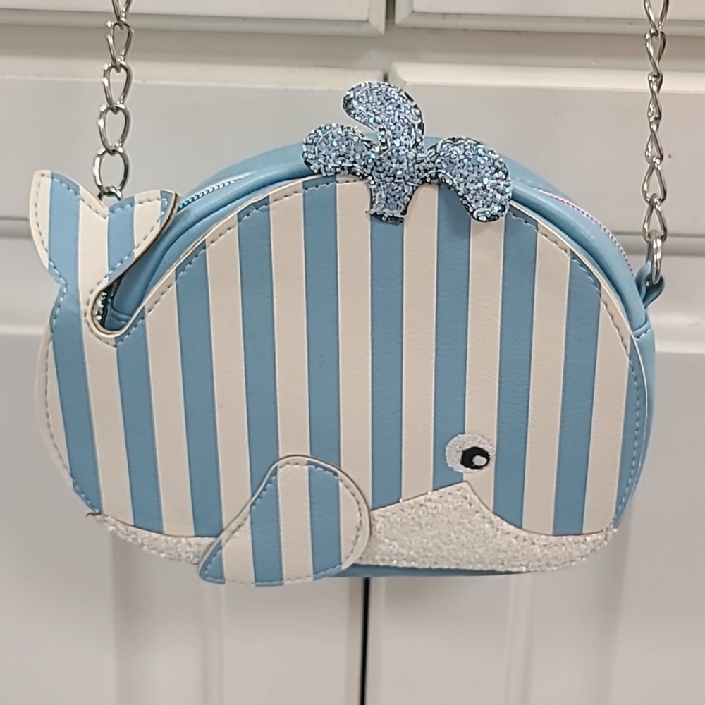 Miss Gwen's OMG Whale Purse - Picture 3 of 8